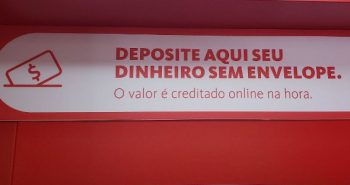 Novo modelo de ATM do Banco Santander com depósito sem envelope